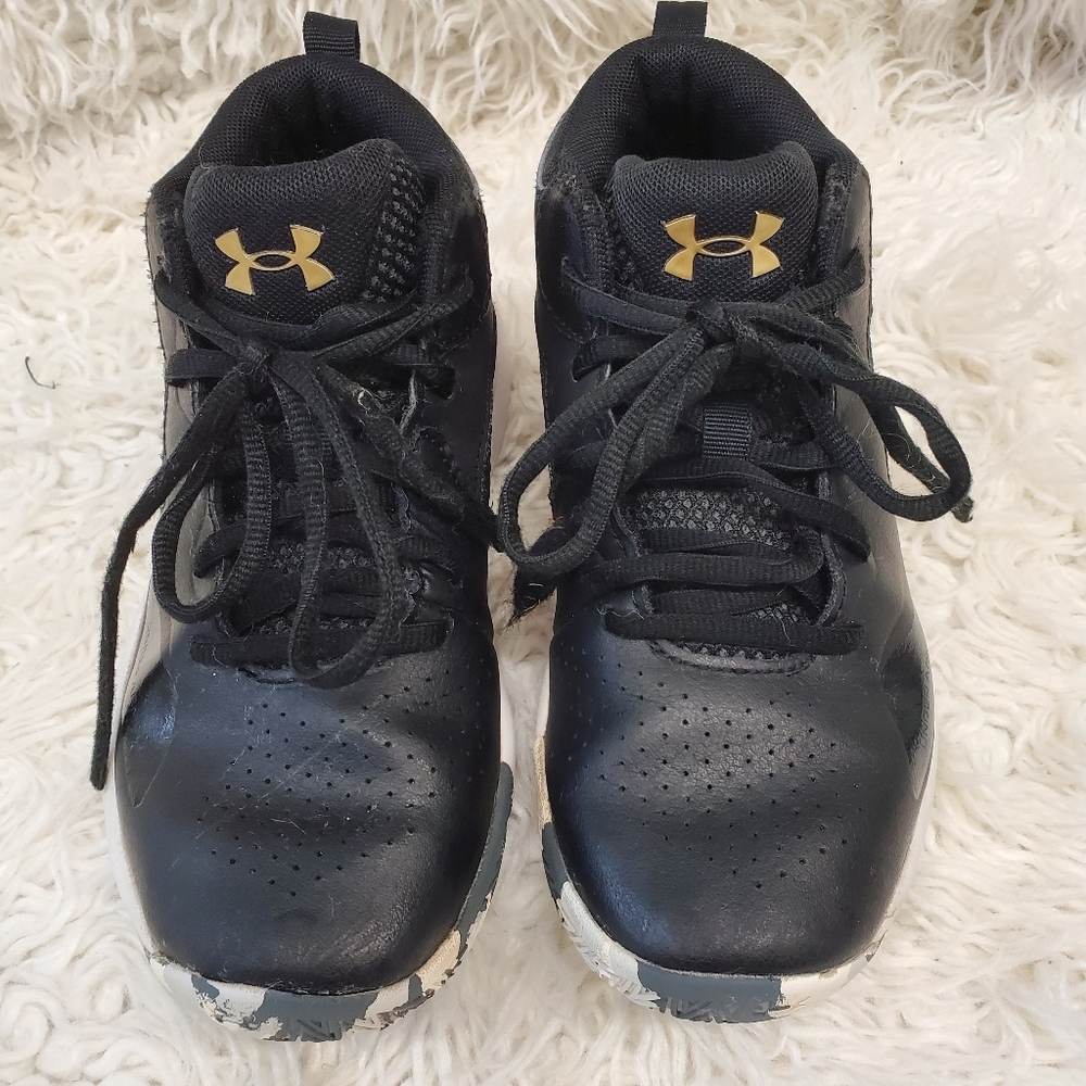 UNDER ARMOUR|Boys black sneakers| size 2y